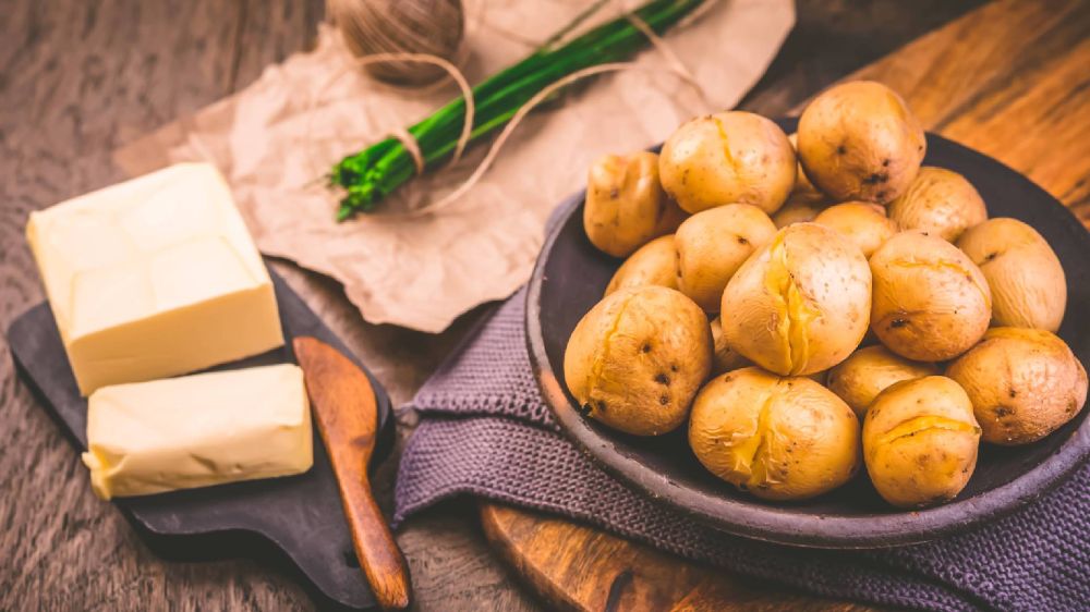 Как превратить обычный картофель в шедевр кулинарии: секретные ингредиенты для варки Как превратить обычный картофель в шедевр кулинарии: секретные ингредиенты для варки