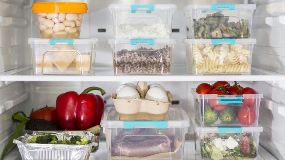Монетка в кружке: простой способ проверить свежесть продуктов и избежать потерь Монетка в кружке: простой способ проверить свежесть продуктов и избежать потерь