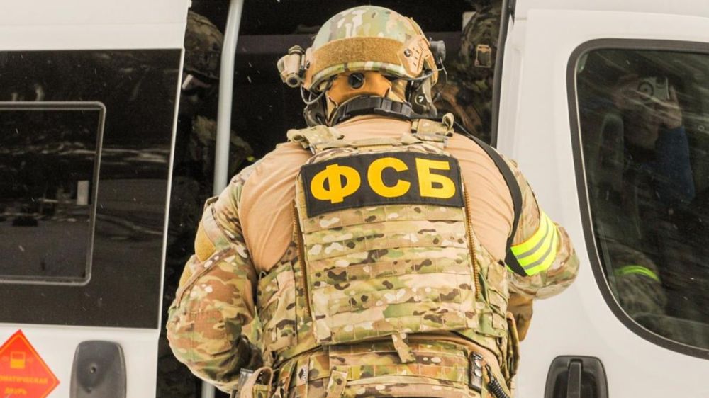 Засекреченный арсенал: ФСБ выявила схрон оружия в Курахово Засекреченный арсенал: ФСБ выявила схрон оружия в Курахово