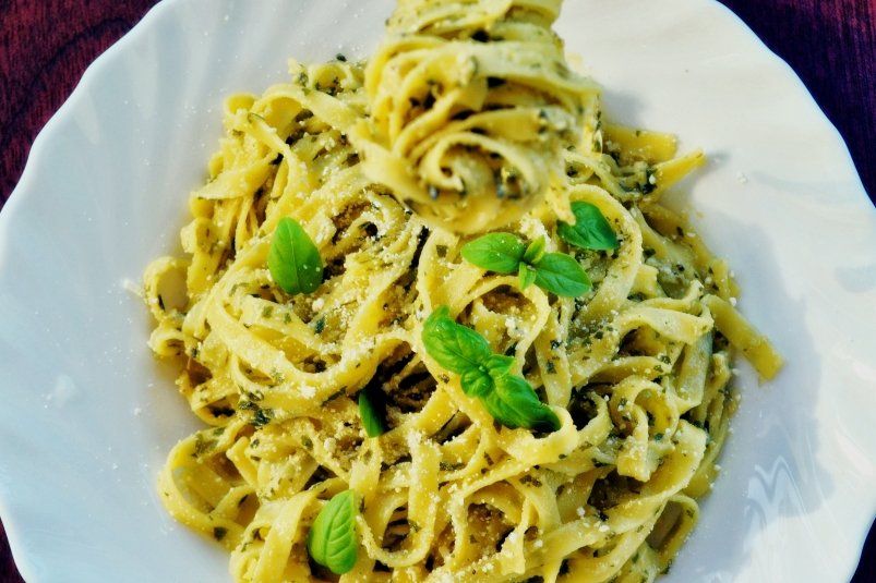 Быстрое и вкусное блюдо: паста с домашним соусом песто Быстрое и вкусное блюдо: паста с домашним соусом песто
