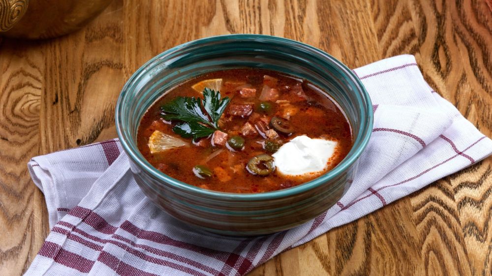 Как приготовить солянку ресторанного уровня из остатков мяса и колбасы Как приготовить солянку ресторанного уровня из остатков мяса и колбасы