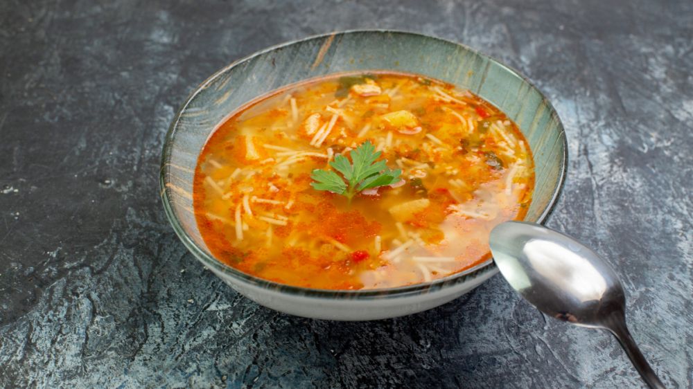 Вкусные и сытные щи с тушёнкой: как приготовить традиционный русский суп Вкусные и сытные щи с тушёнкой: как приготовить традиционный русский суп