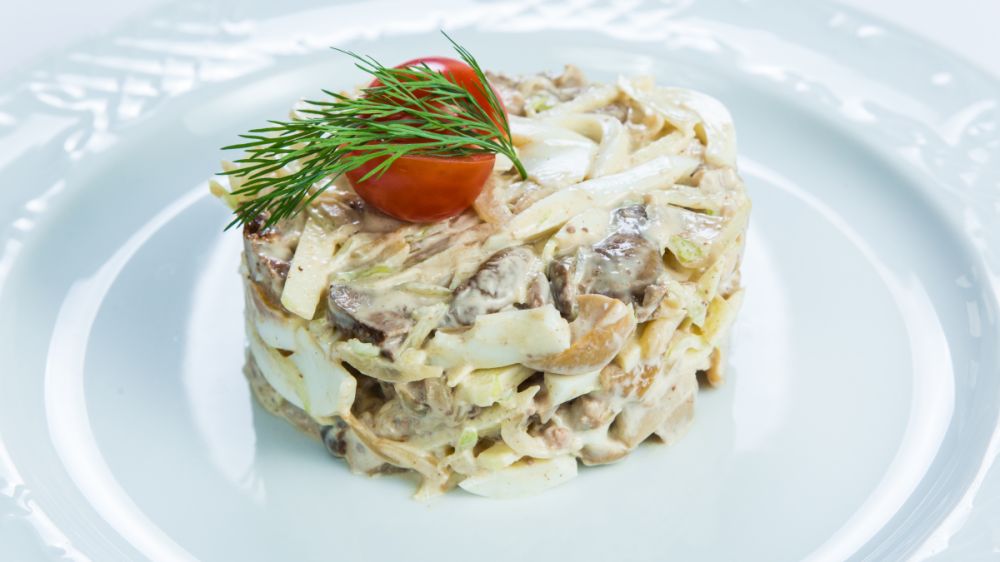 Норвежский салат с селёдкой: новый взгляд на привычные вкусы Норвежский салат с селёдкой: новый взгляд на привычные вкусы