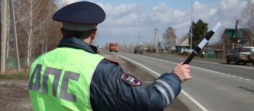 Белое полотенце на зеркале: новый дорожный сигнал для водителей Белое полотенце на зеркале: новый дорожный сигнал для водителей