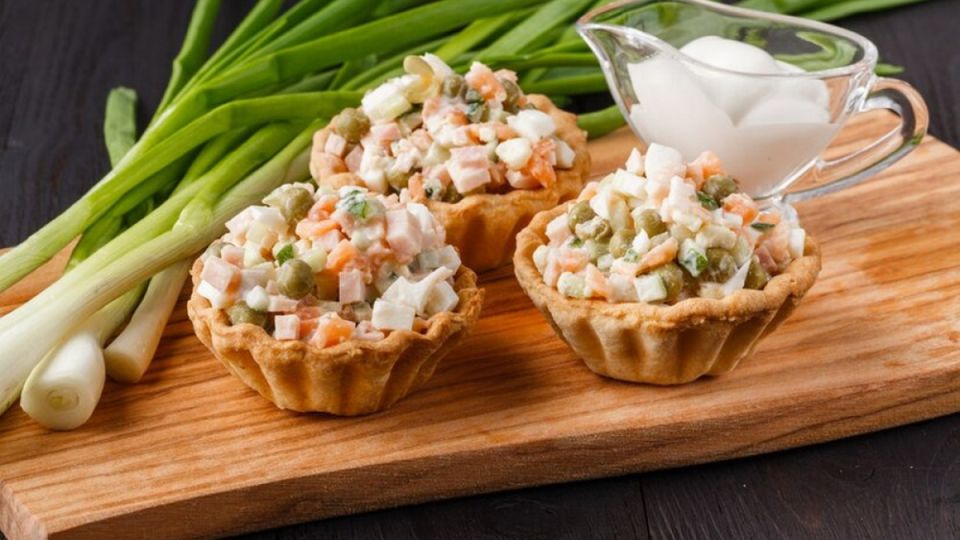 Новогодние тарталетки из лаваша: просто, вкусно и оригинально Новогодние тарталетки из лаваша: просто, вкусно и оригинально