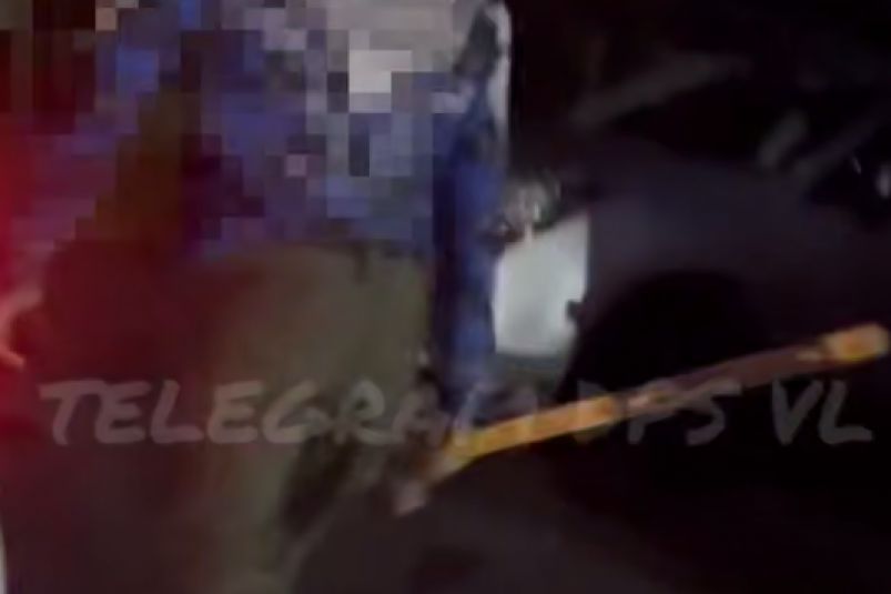 Угроза кувалдой на дороге во Владивостоке: подробности инцидента Угроза кувалдой на дороге во Владивостоке: подробности инцидента