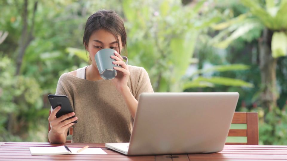 Как в Японии борются со «смартфоновой деменцией» Как в Японии борются со «смартфоновой деменцией»