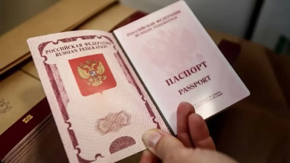 Россияне остались без старых паспортов: Шенген под жестким контролем