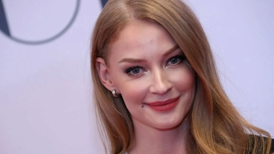 Актриса Светлана Ходченкова наслаждается панорамным видом из квартиры в Москва-Сити