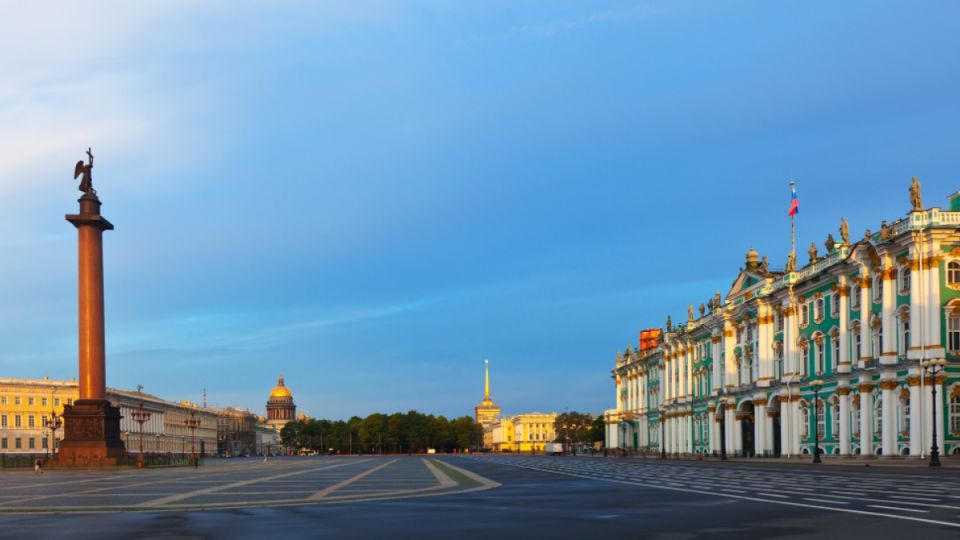 Исследуйте Санкт-Петербург вдали от туристических толп: маршрут для истинных ценителей