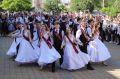 Поздравления для выпускников: вместе с министром и председателем городской Думы в школе 6